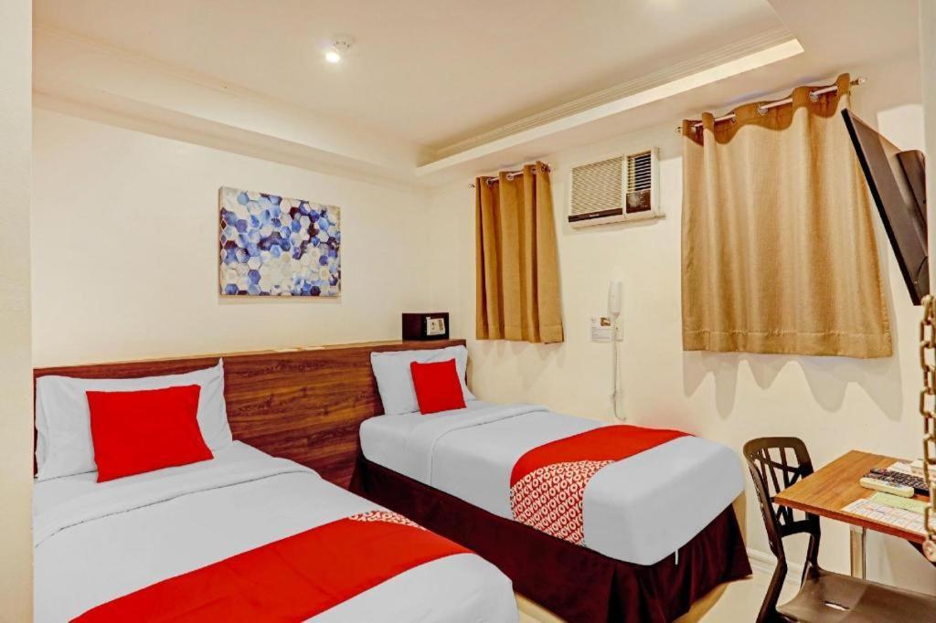 Super Oyo Capital O 232 Nest Nano Suites Fort Makati City Exterior photo
