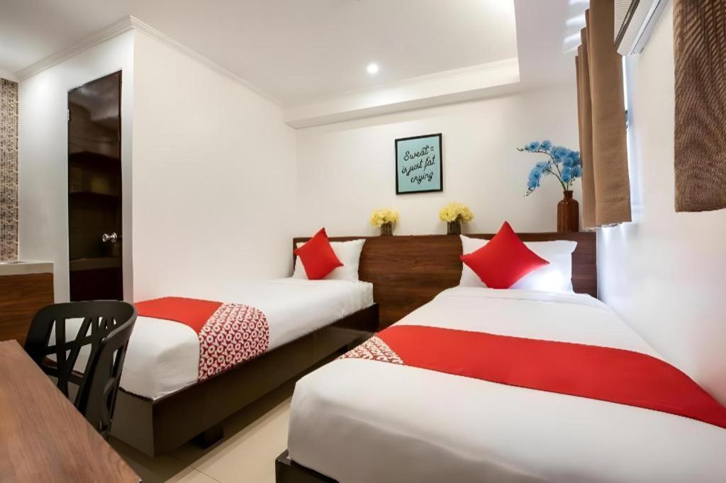 Super Oyo Capital O 232 Nest Nano Suites Fort Makati City Exterior photo